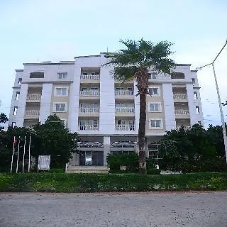 Almena ホテル