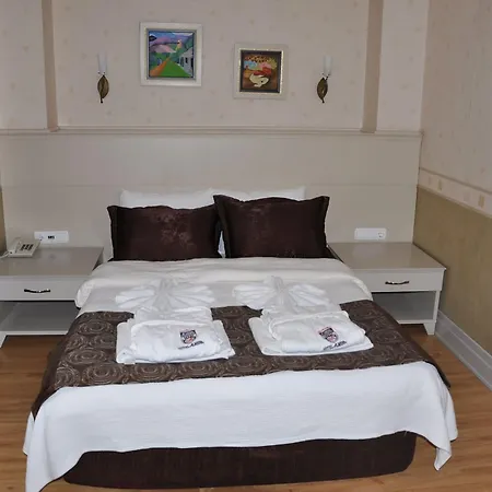 Almena 4* Μαρμαρίς