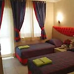 فندق ألمينا 4*